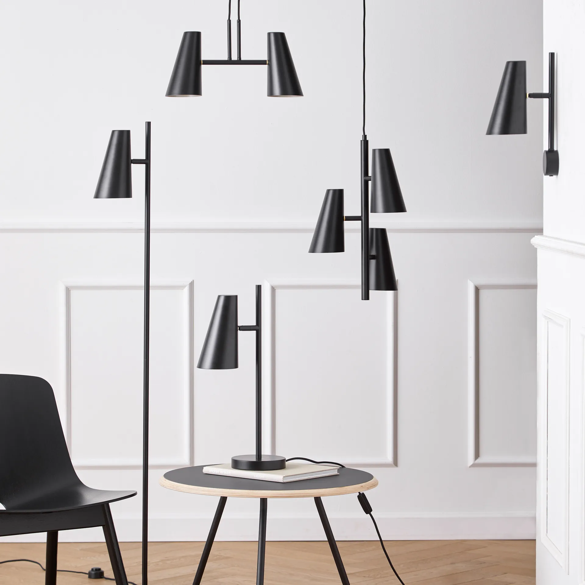 Cono Pendelleuchte 2 Schirme, Schwarz Woud