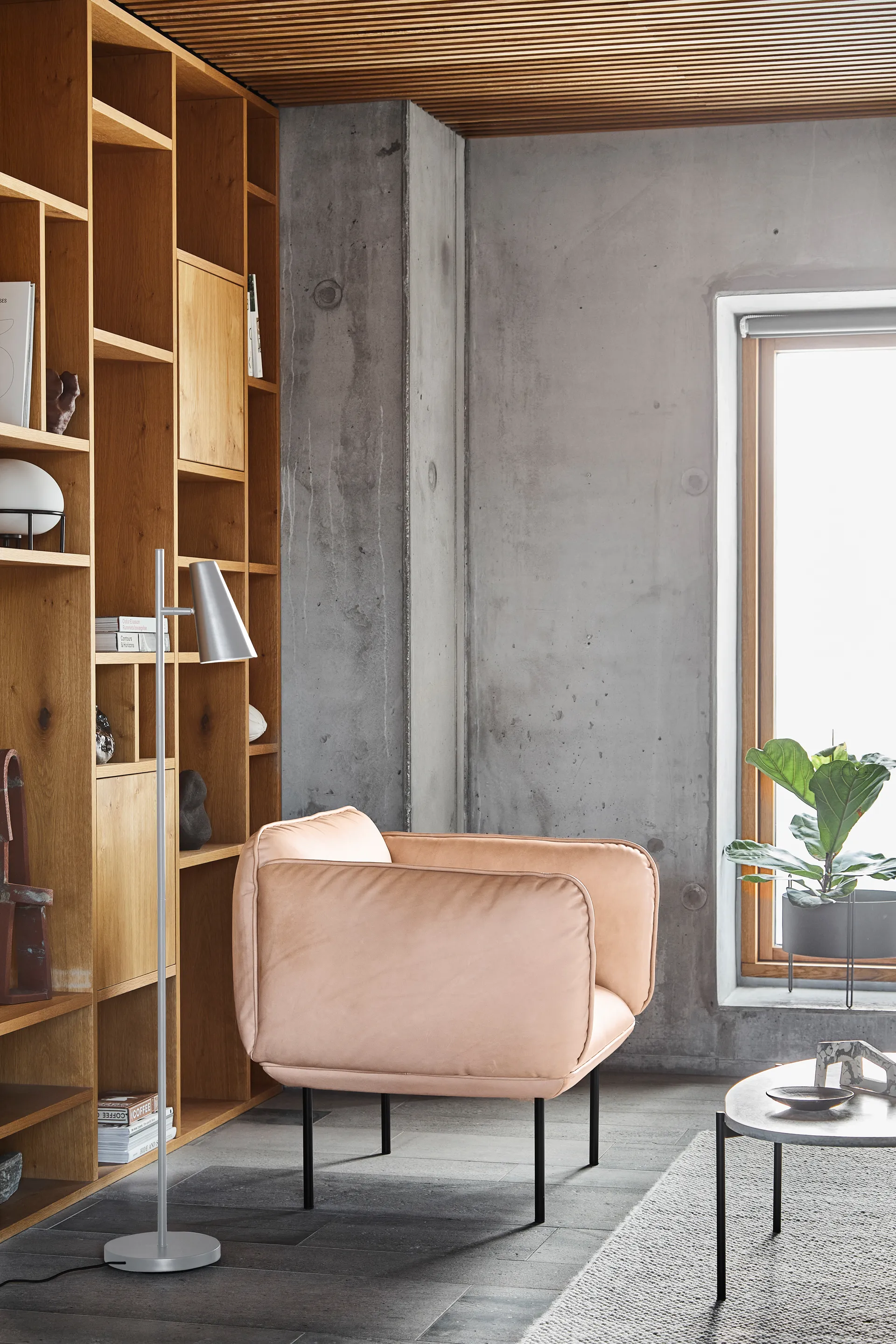 Cono Stehleuchte, Satin Woud