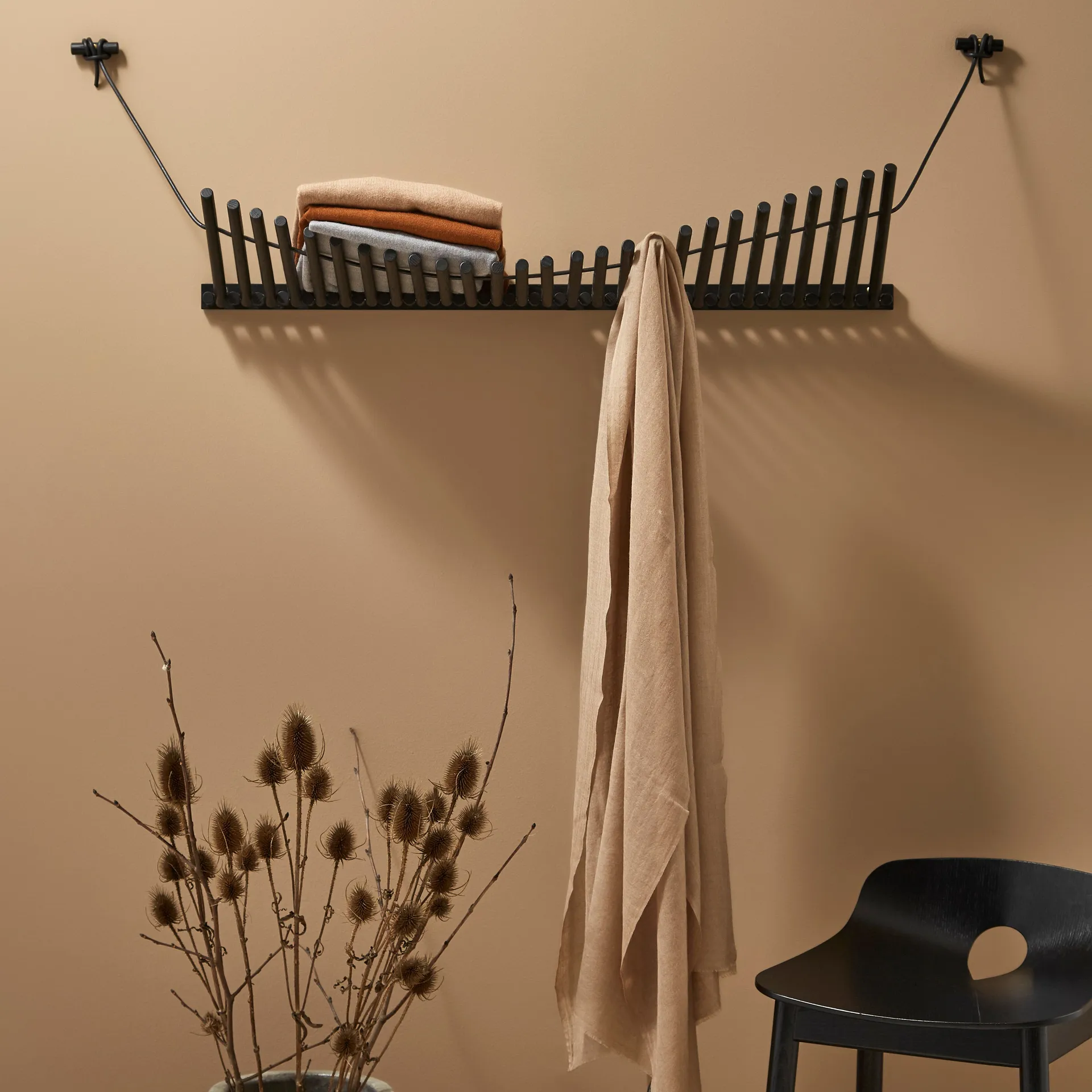 Knaegt Kleiderhaken, Eiche schwarz lackiert Woud