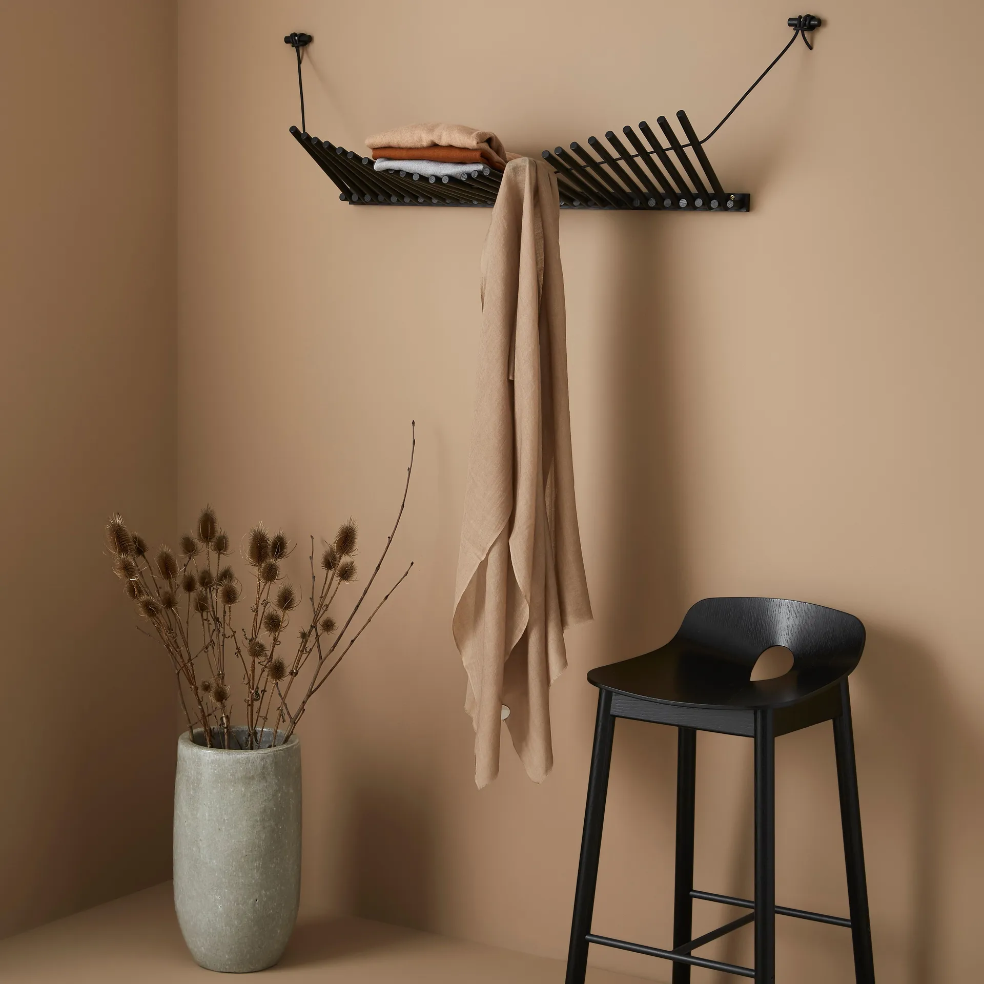 Knaegt Kleiderhaken, Eiche schwarz lackiert Woud