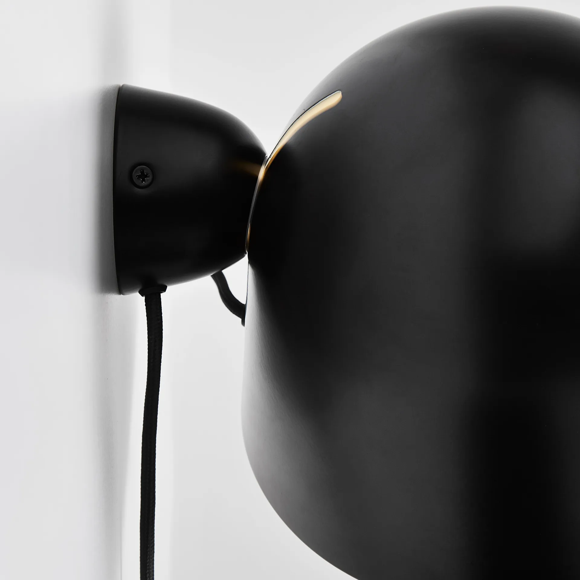 Kuppi Wandleuchte 2.0, Schwarz Woud