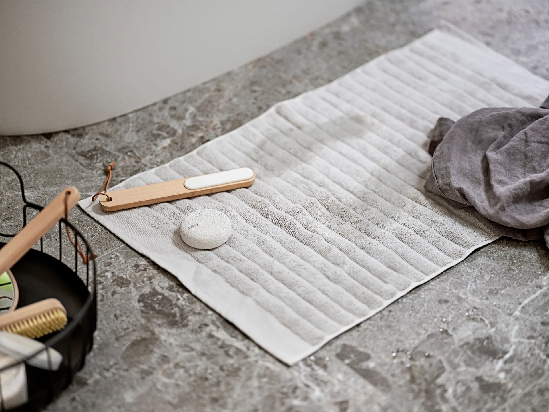 Inu Badezimmerteppich 50 x 80cm, White Zone Denmark