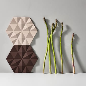 Ori Facet Topfuntersetzer 14 x 16cm - Chocolate - Zone Denmark