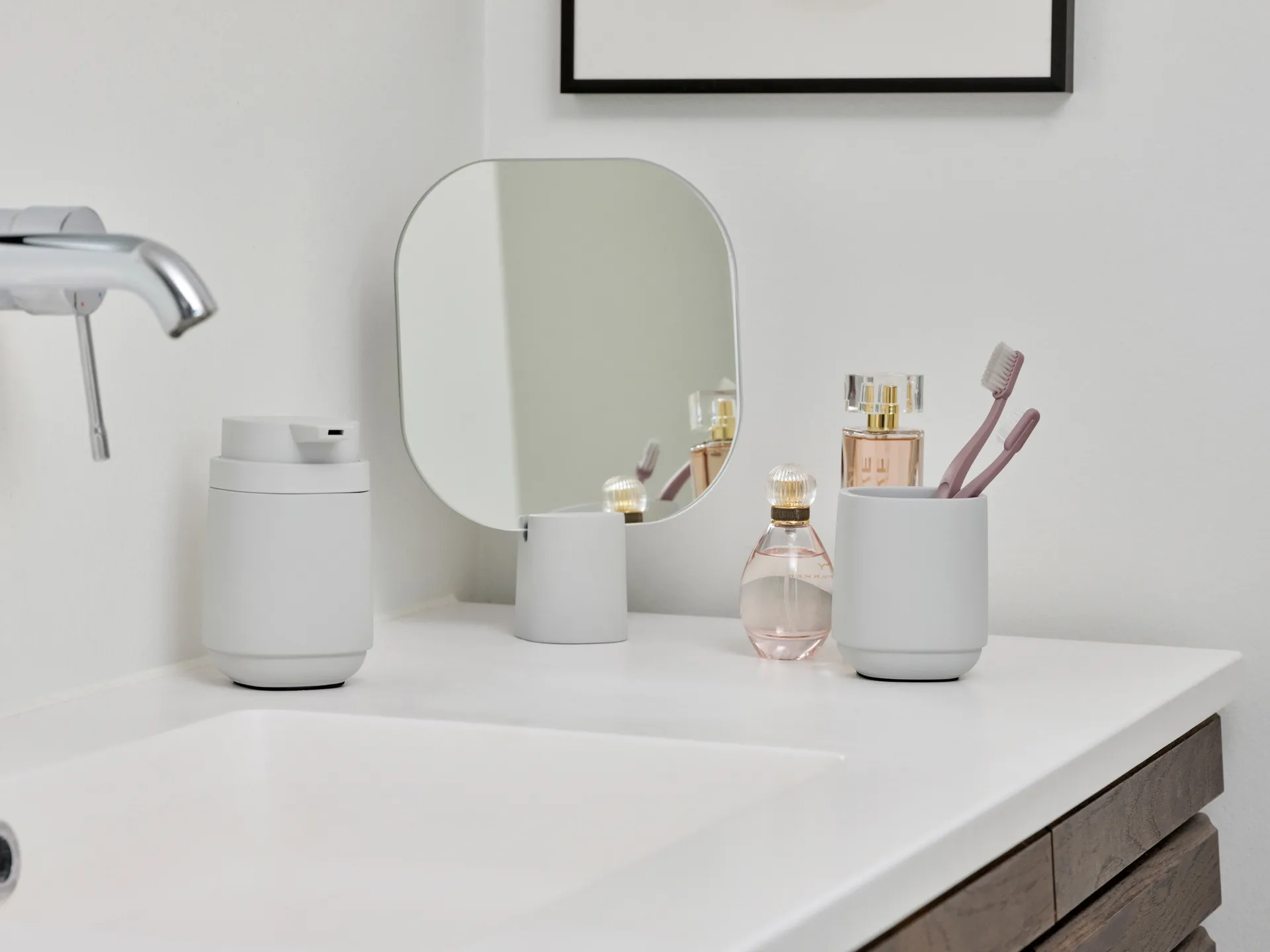 Time Tischspiegel 26,5 cm, Soft Grey Zone Denmark