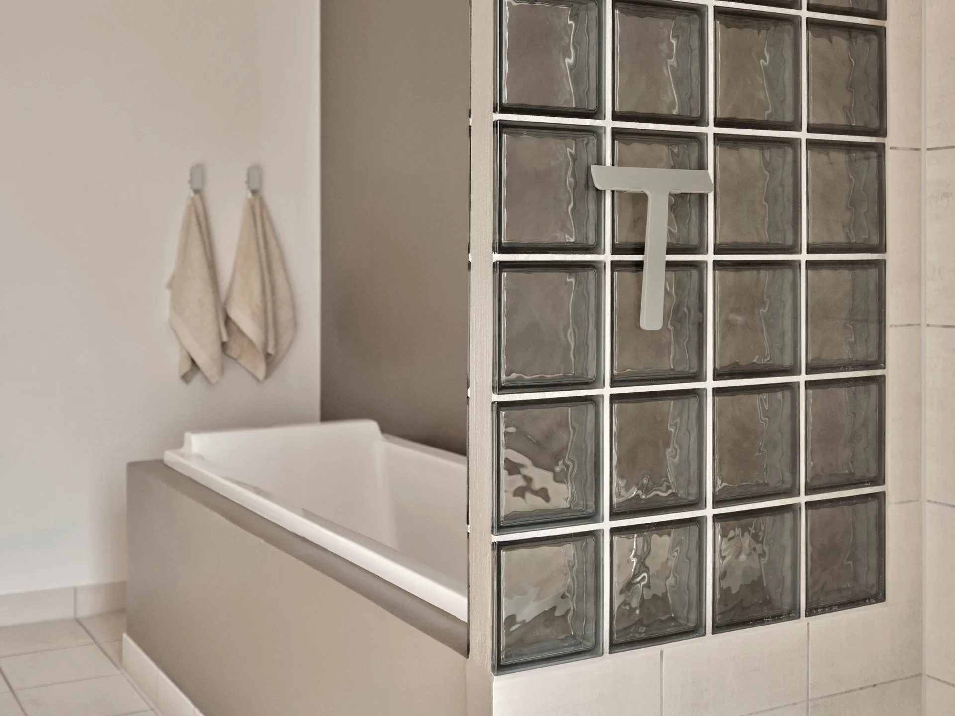 Ume Schaber mit Halterung, Eucalyptus Zone Denmark