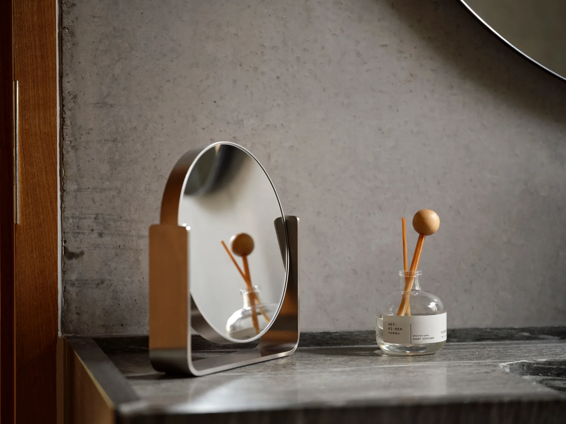 Ume Tischspiegel mit 5-facher Vergrößerung 19x19,5 cm, Stahl Zone Denmark