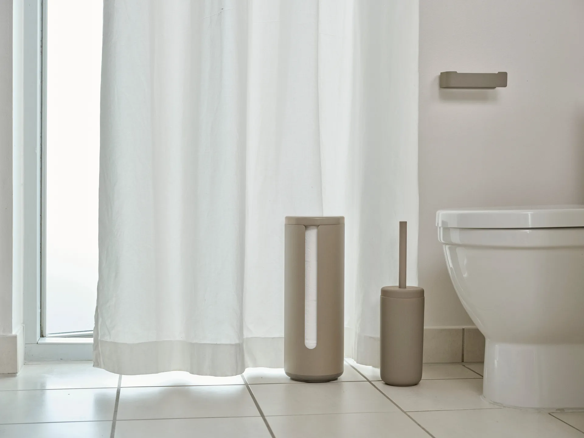 Ume Toilettenpapierhalter, Taupe Zone Denmark