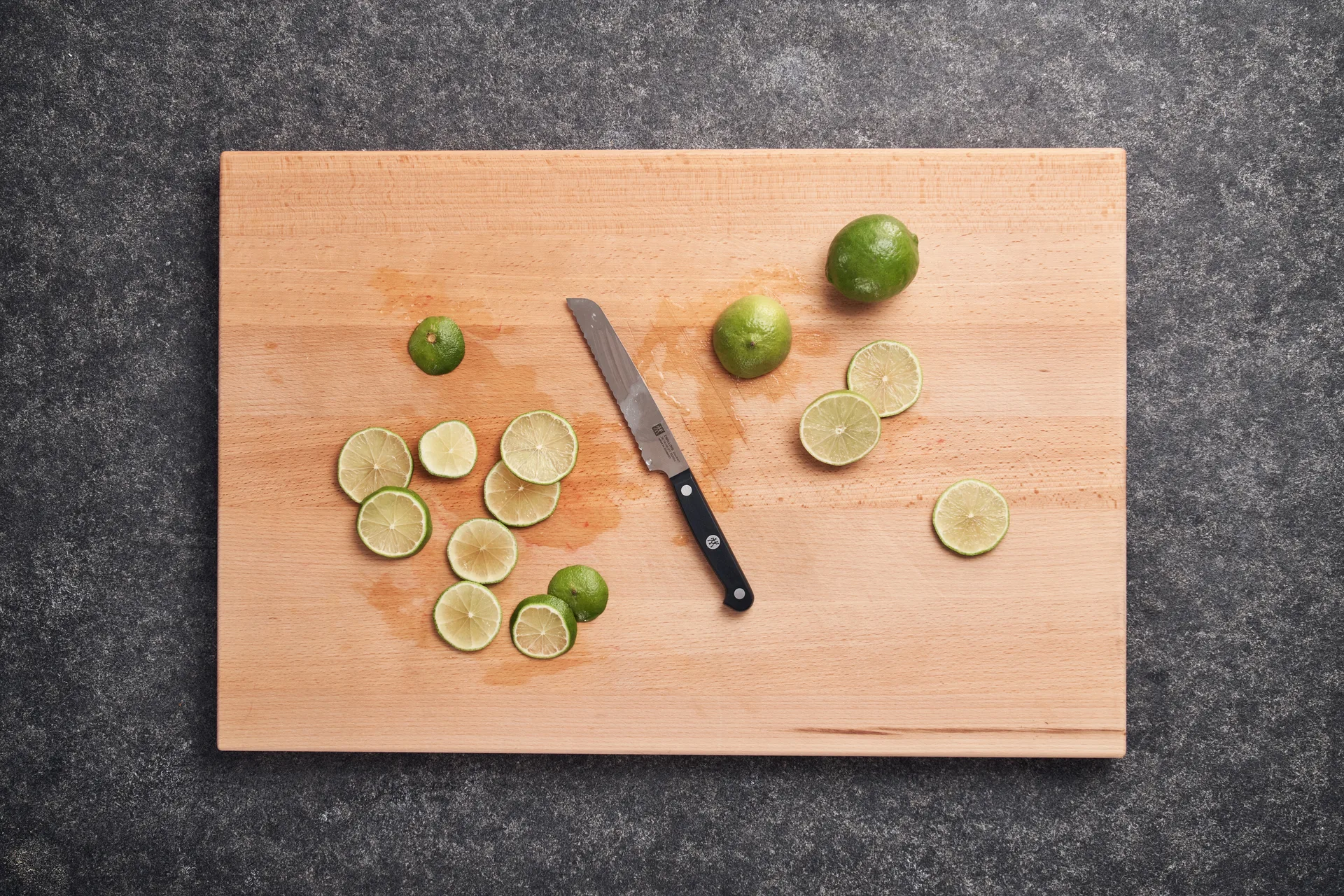 Zwilling Gourmet gezacktes Allzweckmesser 13 cm, Schwarz-Edelstahl Zwilling