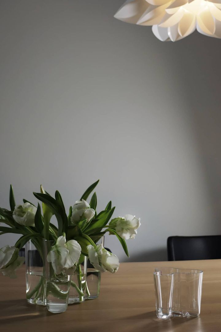 Klassische Eleganz: Das Alvar Aalto Geschenkset von Iittala ist einer unserer 12 Last-Minute Geschenkideen für Weihnachten.@thatredbookontheshelf