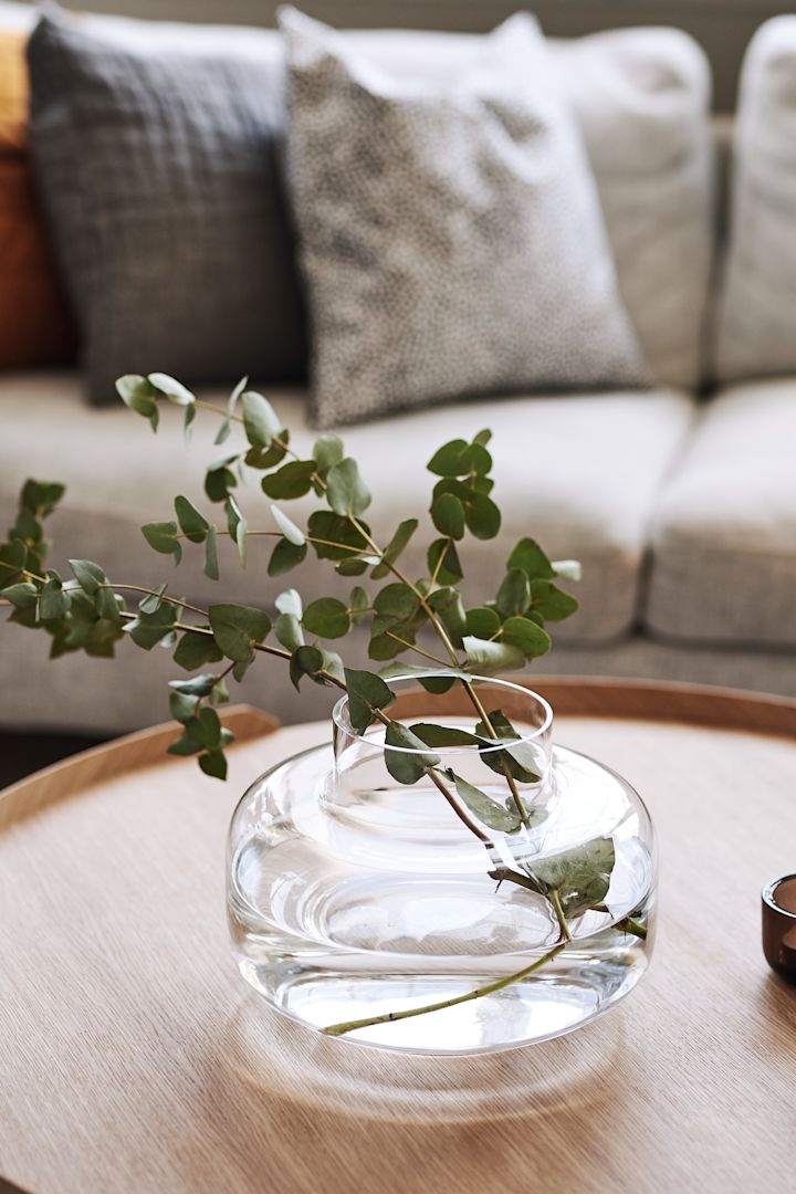 10 Geschenke für jeden Anlass, – ein üppiger Blumenstrauß oder grüne Zweige. Diese Vase ist vielfältig einsetzbar. 