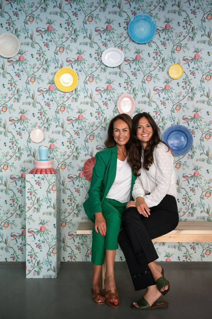 Teresa Mateus Lundahl und Filippa Burenstam Linder, die das Keramikunternehmen Mateus leiten, wo schwedisches Design auf portugiesische Handwerkskunst trifft.