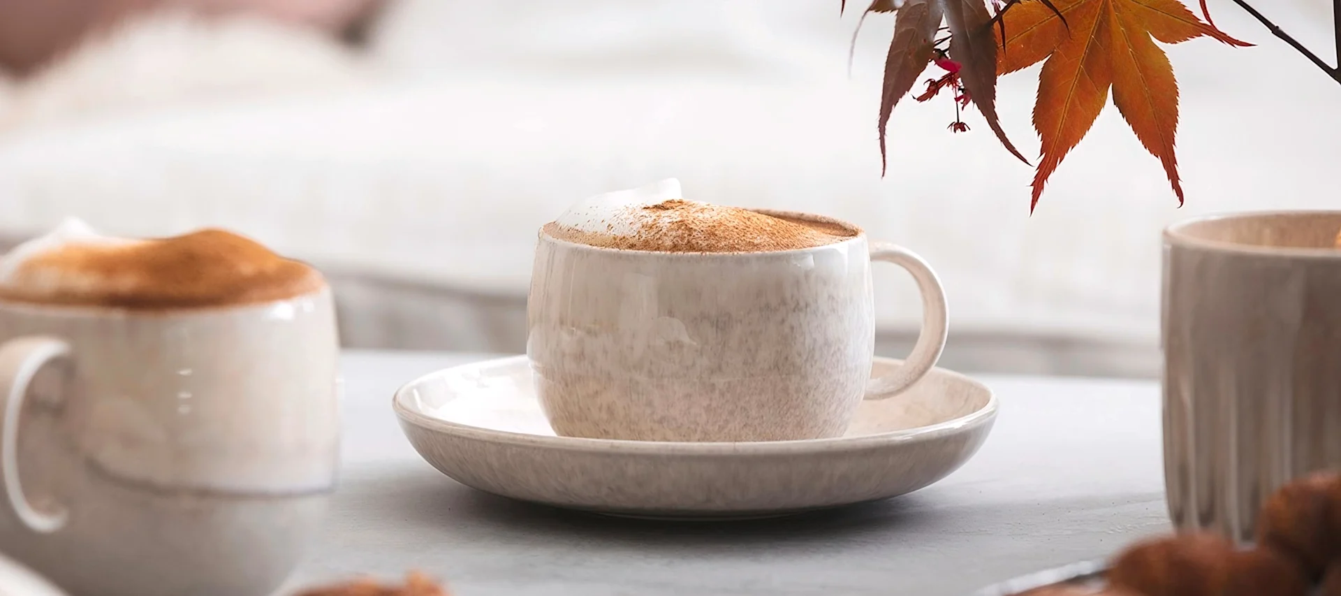 Fika ist mehr als nur eine einfache Kaffeepause. Hier sehen Sie eine Tasse Kaffee aus der Perlemor-Kollektion von Villeroy & Boch.