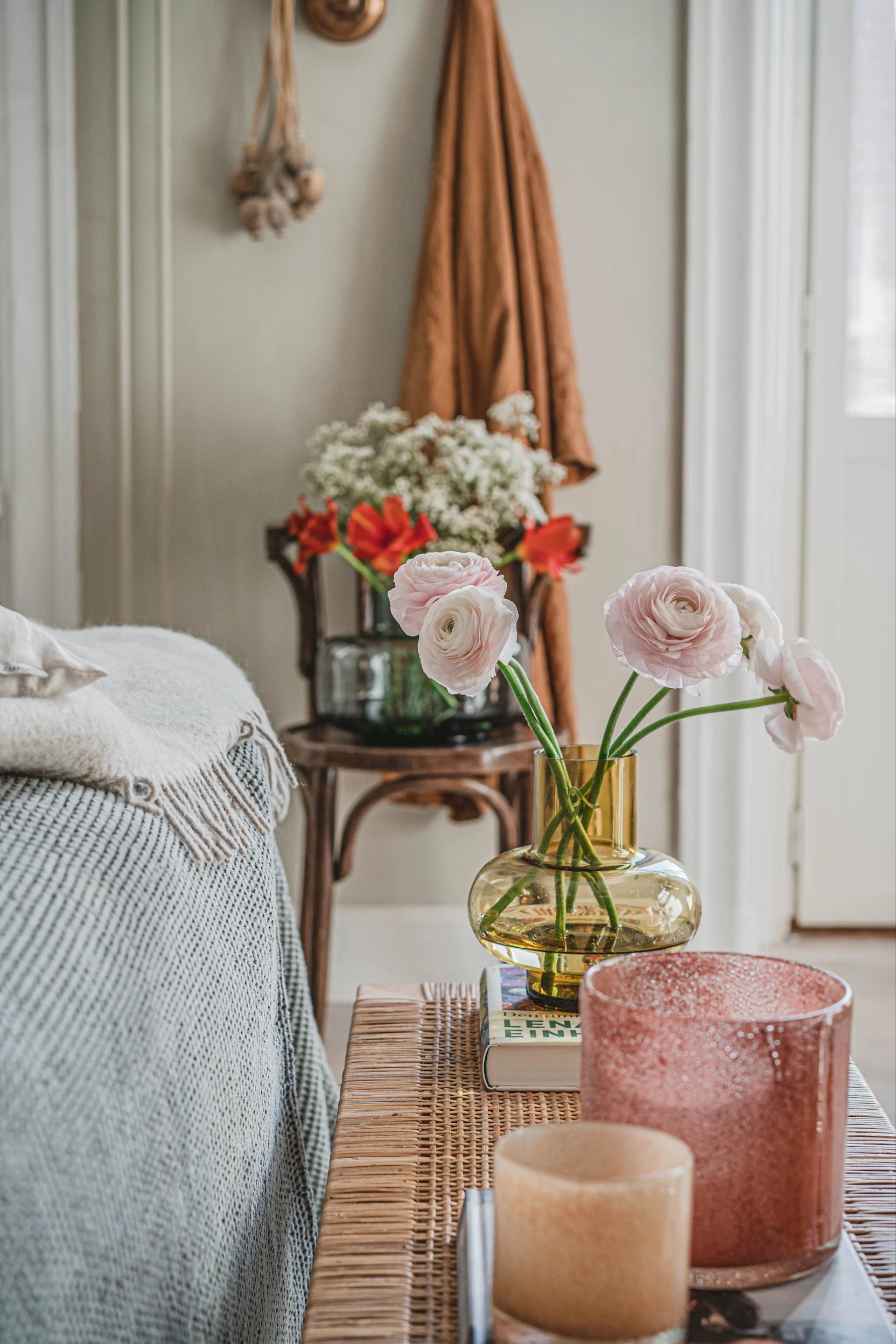 Tipp 4: Stellen Sie zarte Schnittblumen in eine schöne Vase - die Natur bringt uns Frieden.