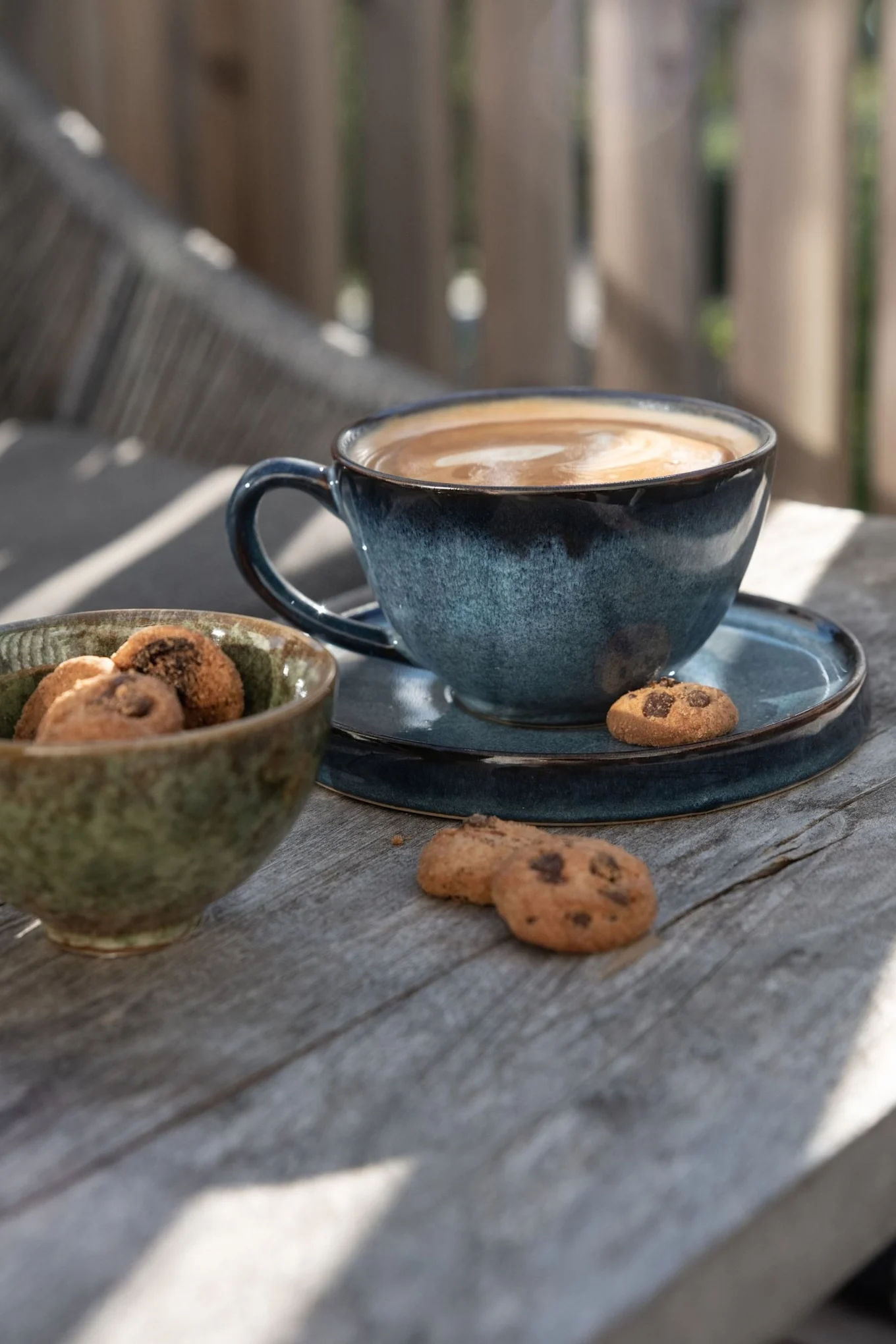 Stilvoll, aber dennoch rustikal - verschenken Sie die Jade-Tasse mit Untersetzer von Byon zum Vatertag.