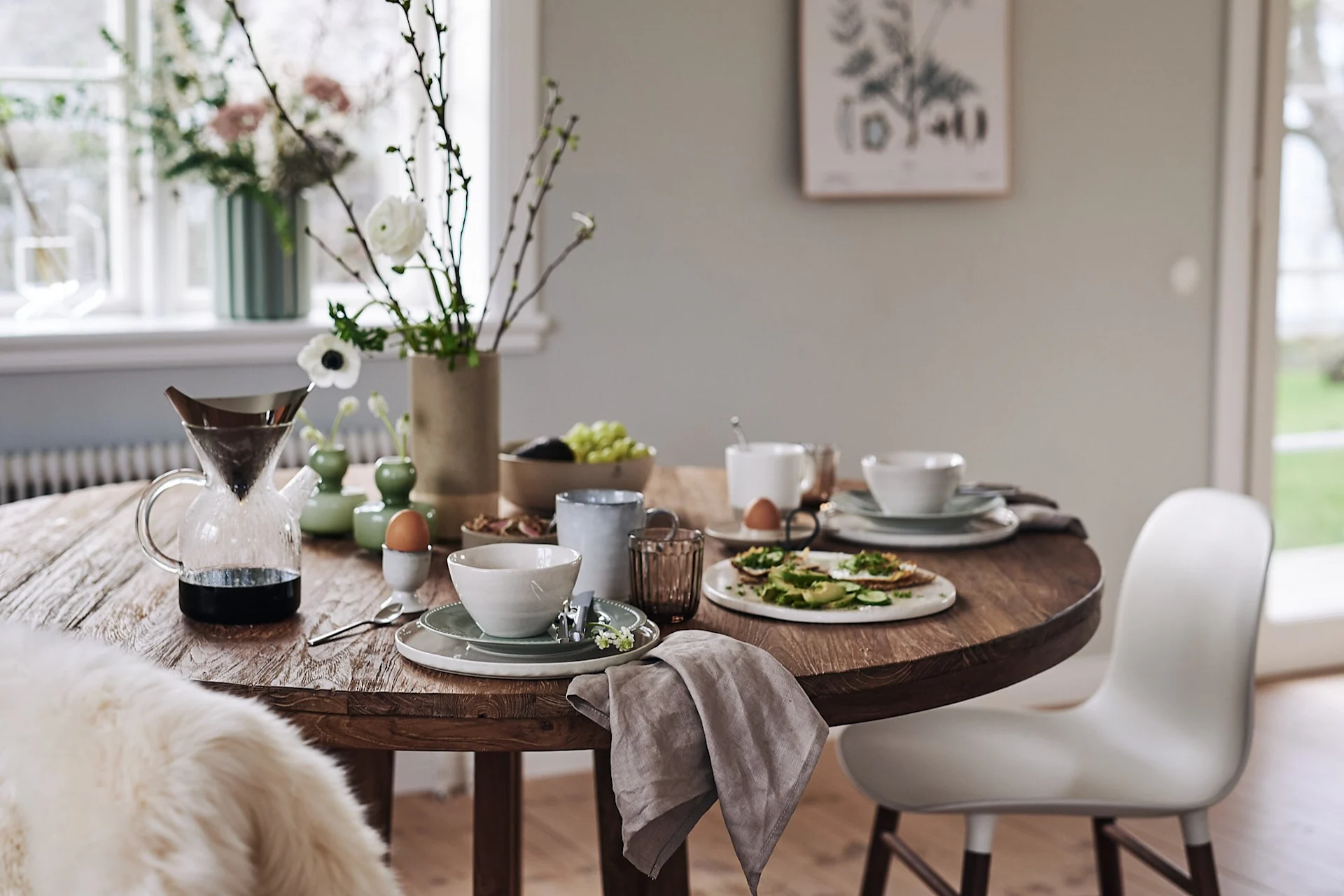 Paradis Lowkey Vase and Schale, Nordic sand Tasse von Broste Copenhagen,