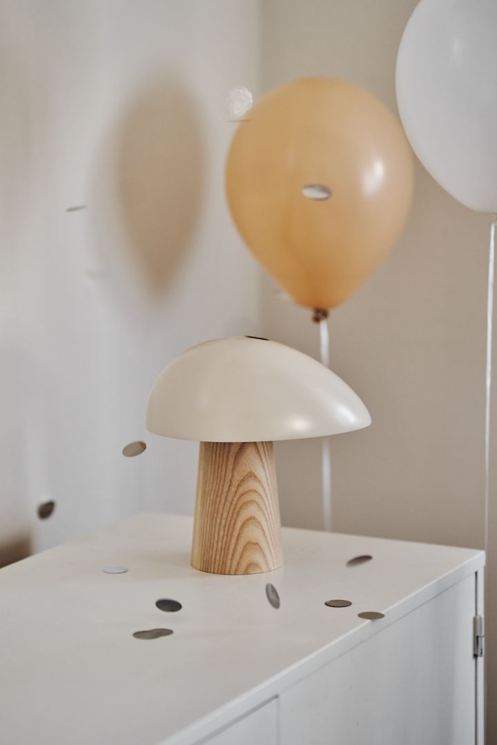  10 Geschenke für jeden Anlass – hier die Night Owl Lampe von Fritz Hansen.
