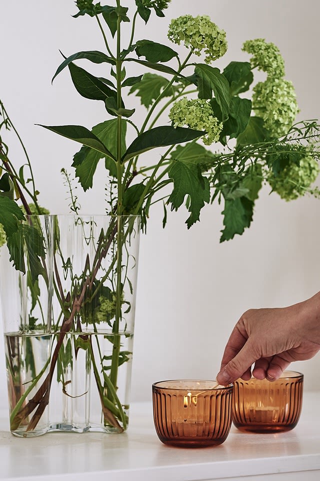 Raami Kerzenlaternen von Iittala verbreiten Stimmung im Haus und schaffen eine gemütliche Atmosphäre.