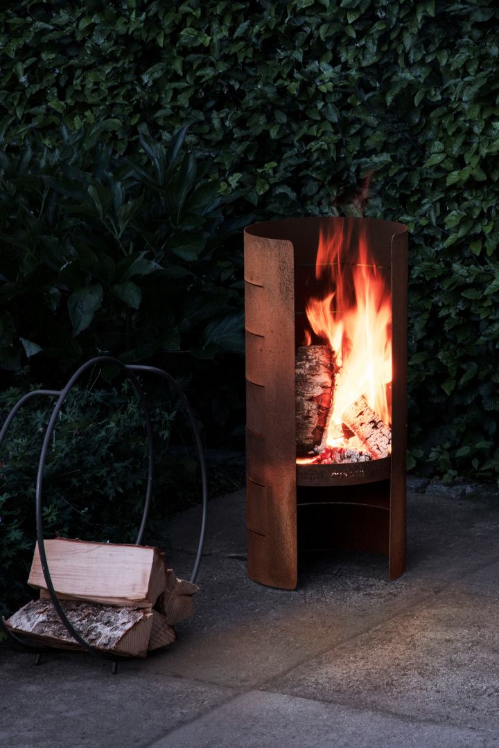 In unserer Herbst To-do-Liste geben wir Ihnen zahlreiche Tipps, was Sie diesen Herbst Skandinavisches machen können – zum Beispiel ein Lagerfeuer mit Hilfe der FireCylinder Feuerschale von Eva Solo.