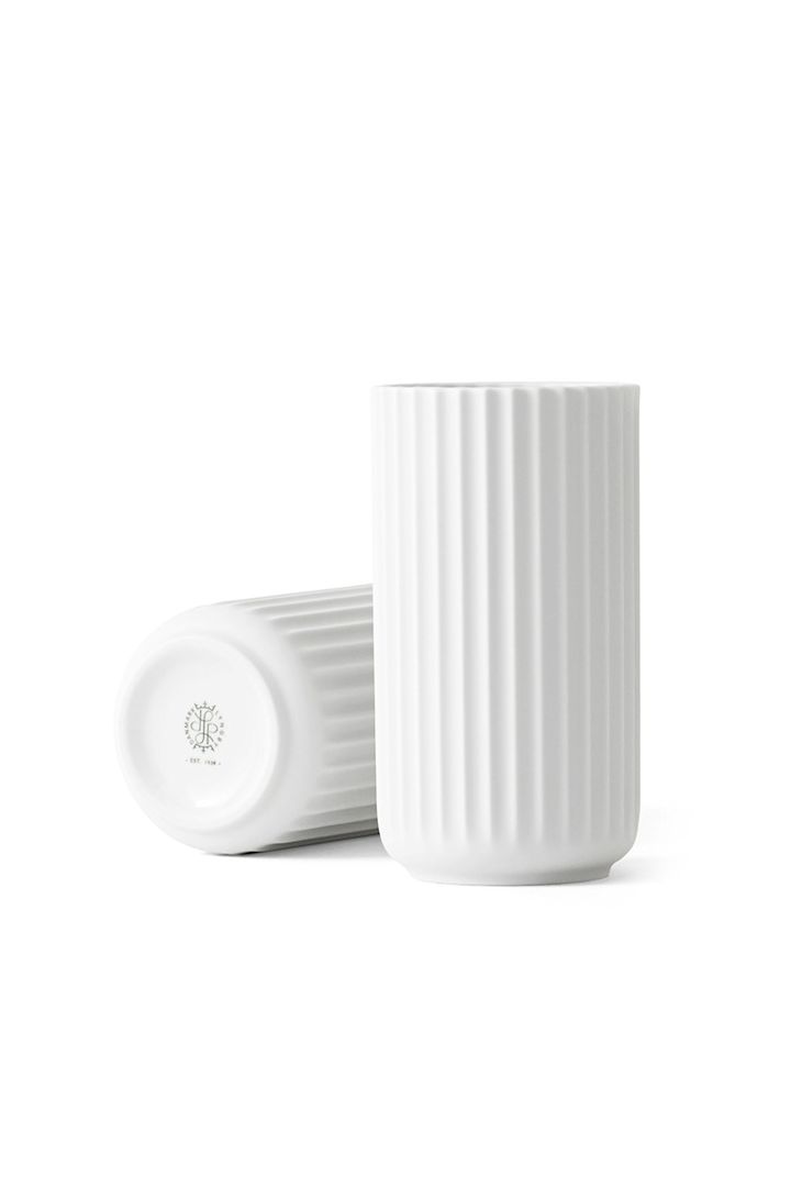 Lyngby Vase in Weiß - ein klassisches, aber immer geschätztes Hochzeitsgeschenk.