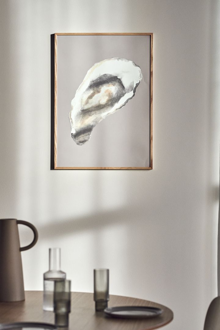 Poster mit Meeresbezug von Scandi Living mit einem Motiv in Form einer Auster.