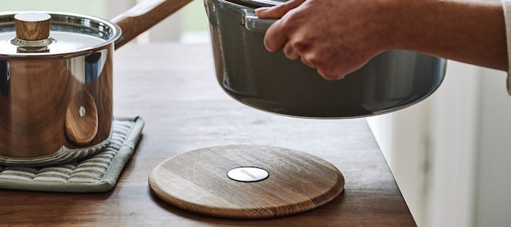 Der magnetische Untersetzer Nordic Kitchen von Eva Solo ist ein praktisches Utensil für die Küche und wird Ihren Alltag im Handumdrehen vereinfachen.