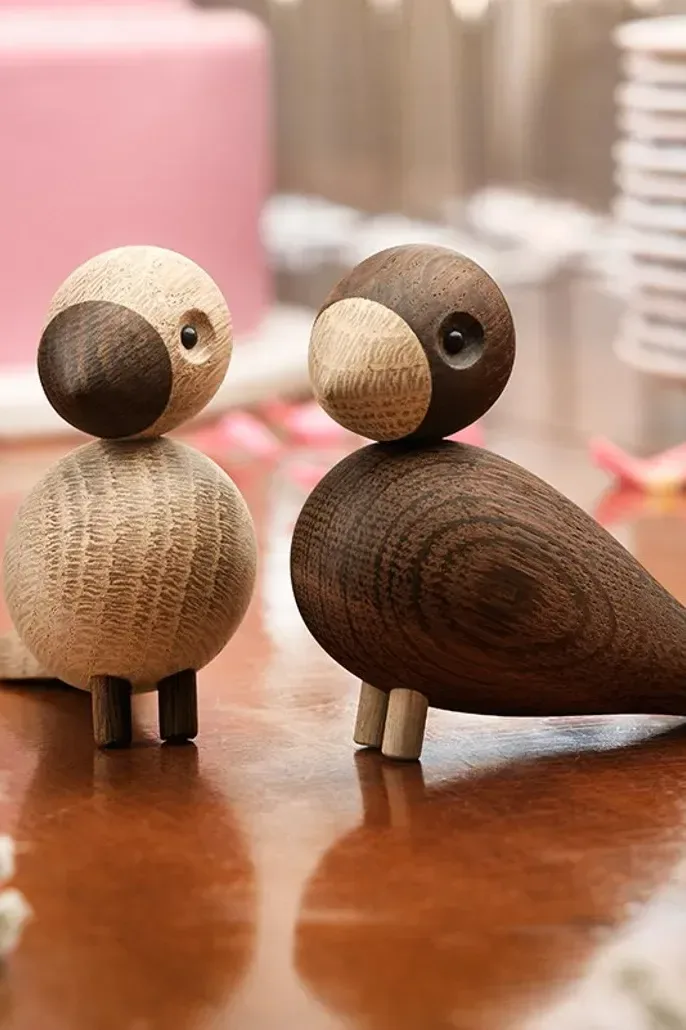 10 Geschenke für jeden Anlass – hier die Love Birds von Kay Bojesen.