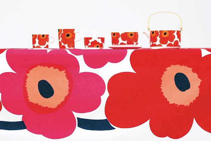 Unikko Kollektion von Marimekko/ rot-marinblau