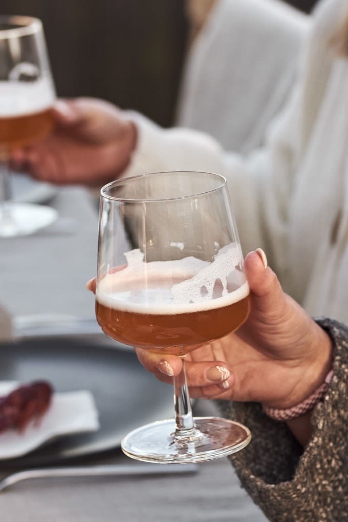 Erfahren Sie, welches Bierglas zu welchem Bier passt:  Hier sehen Sie die Essence Biergläser von Iittala, welche sich perfekt für Ale eignen.