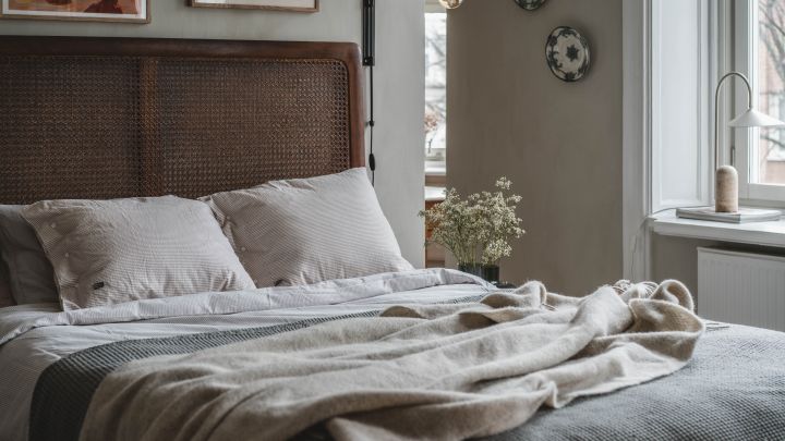Ins weiche Bett fallen nach einem langen Tag – das beste Gefühl. 
