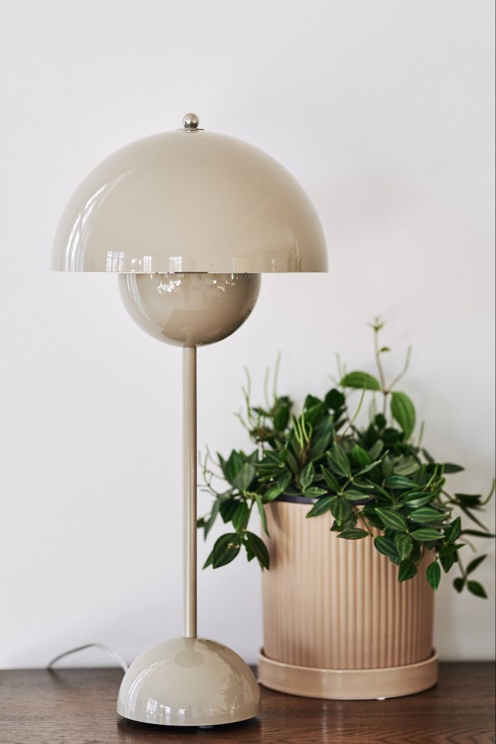 FlowerPot VP3 table lamp from &Tradition