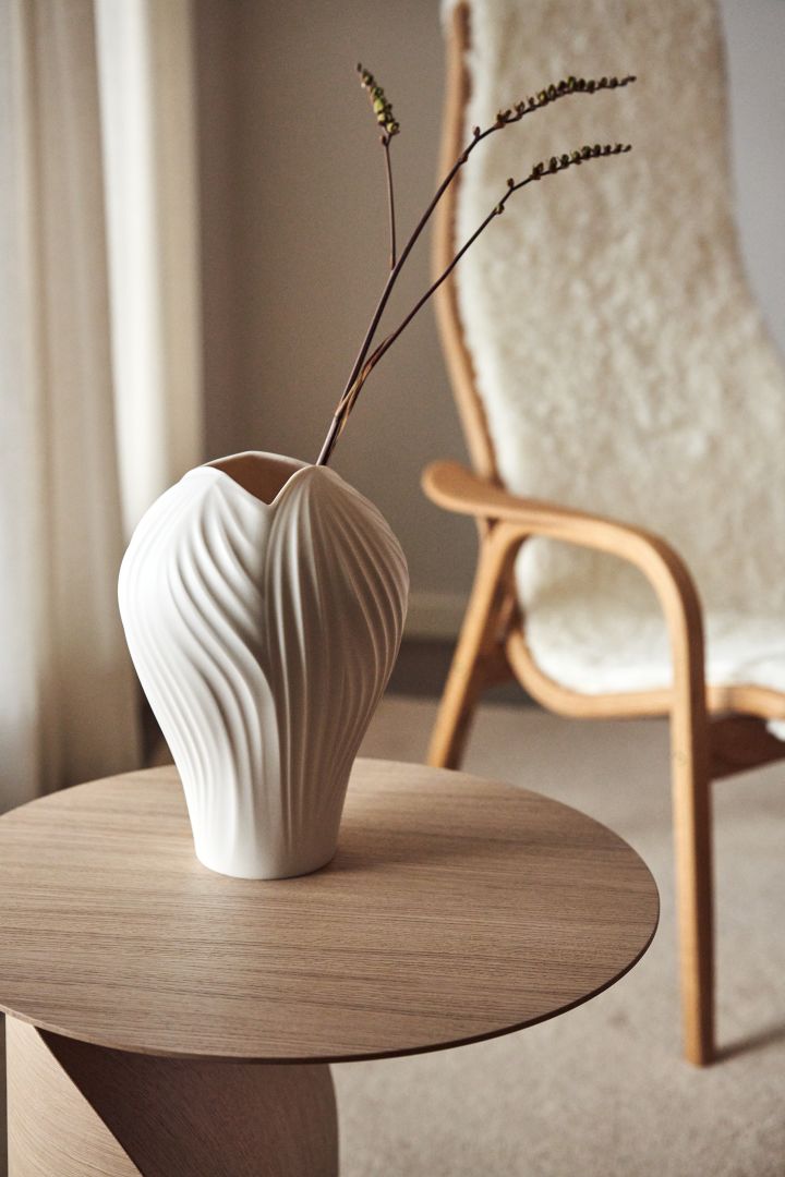 Eine Nahaufnahme der Anna Vase der schwedischen Möbelmarke Swedese.