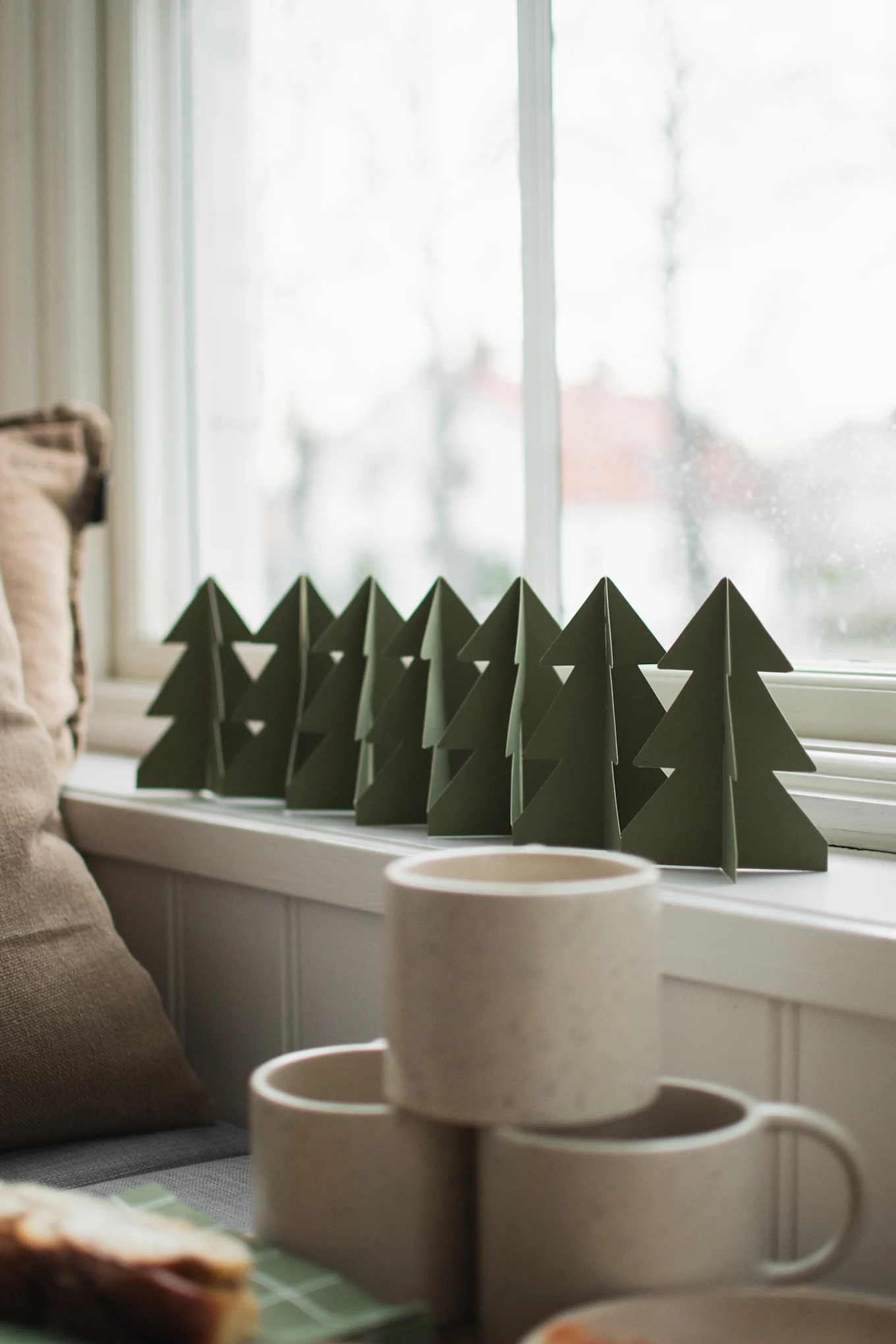 Hier sehen Sie den Papierpilz von Broste Copenhagen. Wir lieben die Pilzdekoration für Weihnachten 2024. 