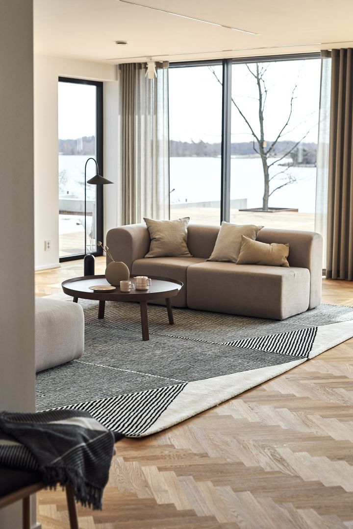 Legen Sie die rechteckigen Teppiche von NJRD nebeneinander, um den perfekten gemütlichen Teppich für Ihr Wohnzimmer zu schaffen.