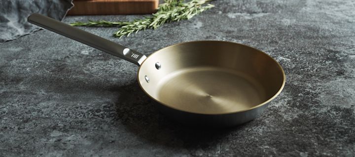 Norden Bratpfanne aus rostfreiem Stahl von Fiskars. 