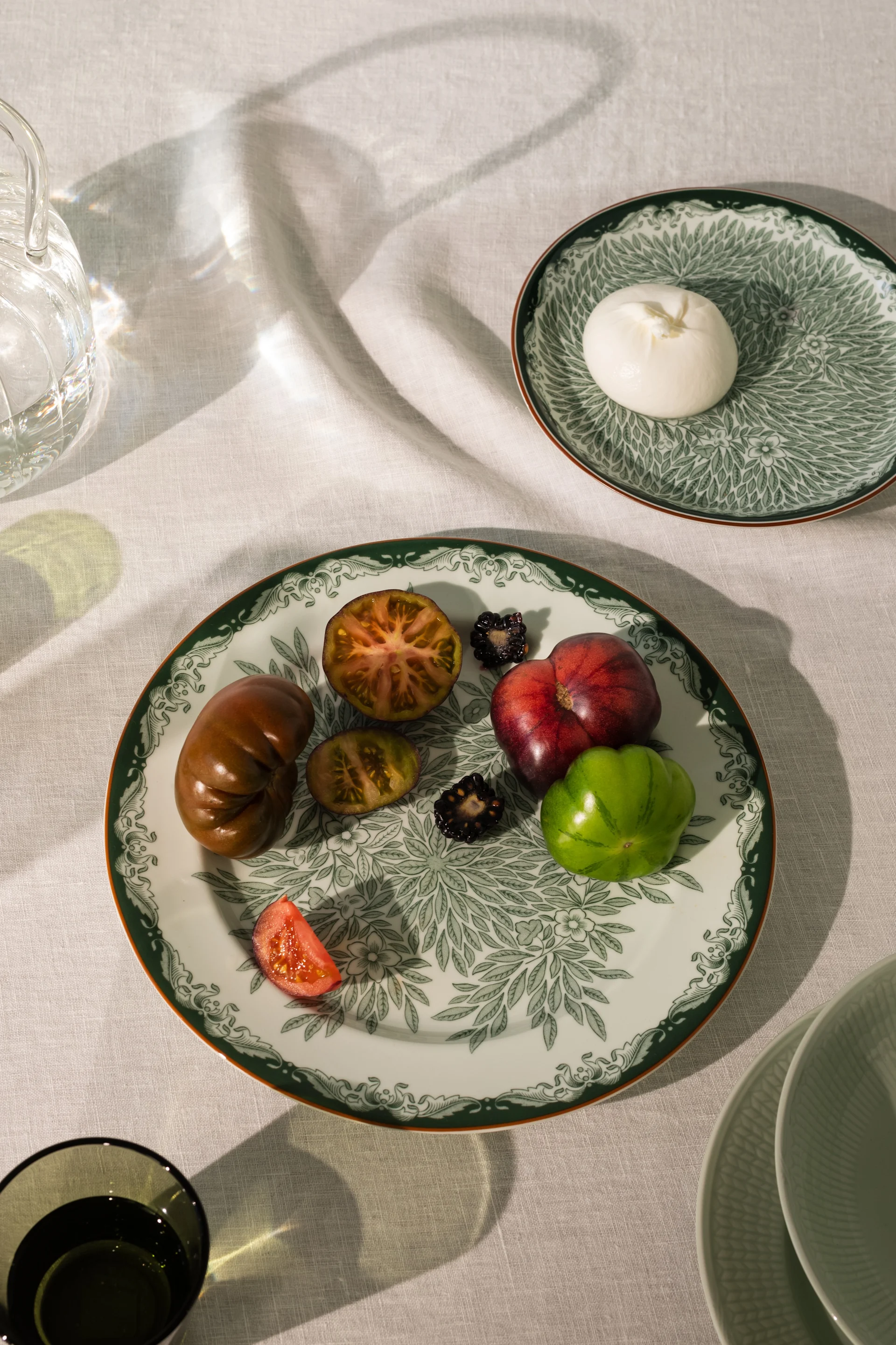 Bau Blumentopf von Ferm Living, Shell Vase von ferm Living.